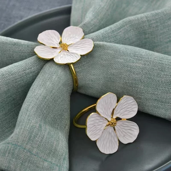 4PCS Bloom Napkin Rings – Floral Plum Blossom Napkin Holders for Parties & Dining Tables 1
