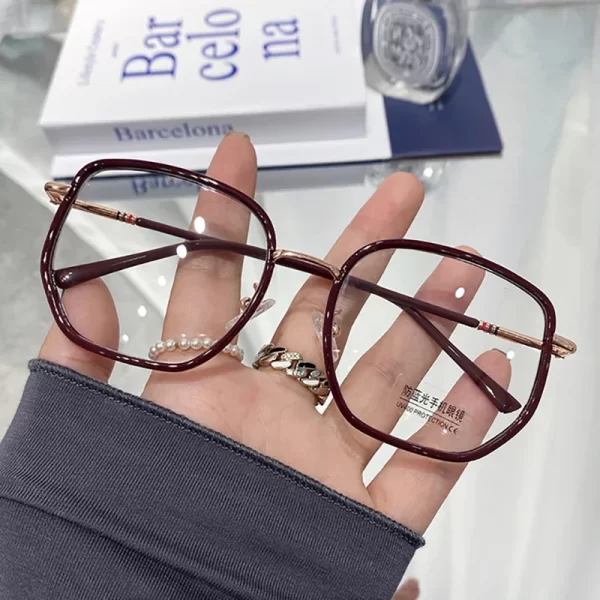 Ultralight Blue Light Blocking Glasses – Retro Green Frame Eyewear for Women 4