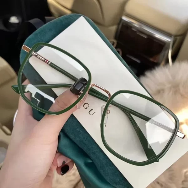 Ultralight Blue Light Blocking Glasses – Retro Green Frame Eyewear for Women 1