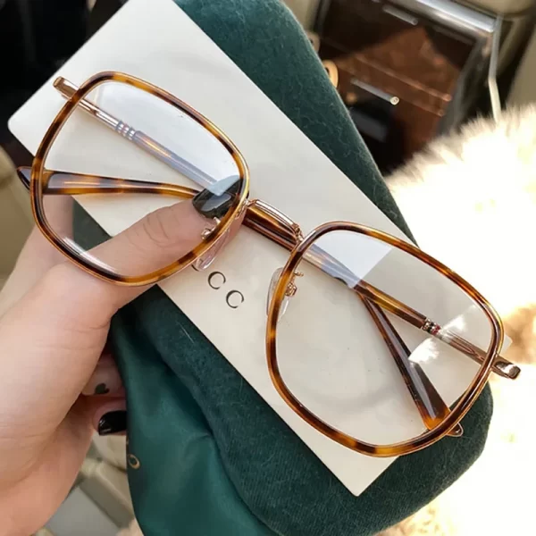Ultralight Blue Light Blocking Glasses – Retro Green Frame Eyewear for Women 3