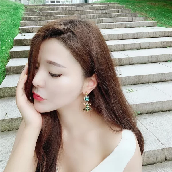Crystal Bee Dangle Earrings – Statement Sparkle with Personality 5