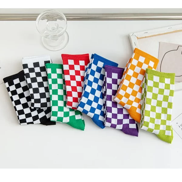 Women Socks Checkboard Harajuku Street Fashion Black White Squares Pattern Plaid Novelty Skateboard Funny Cotton Socks For Girl 2